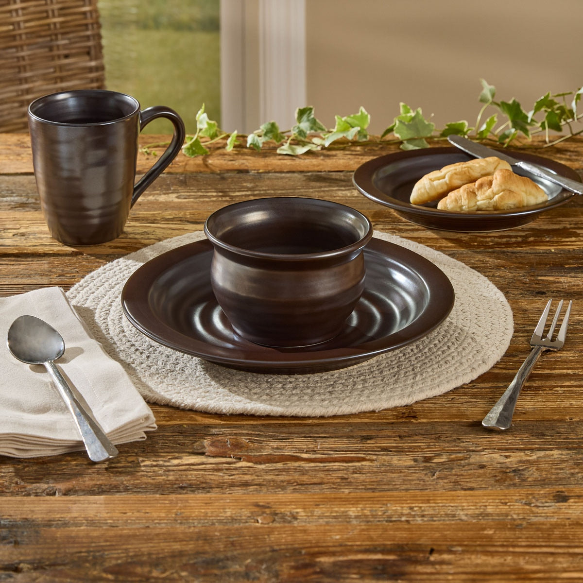 Sinclair Salad Plates - Peppercorn Set of 2 Park Designs