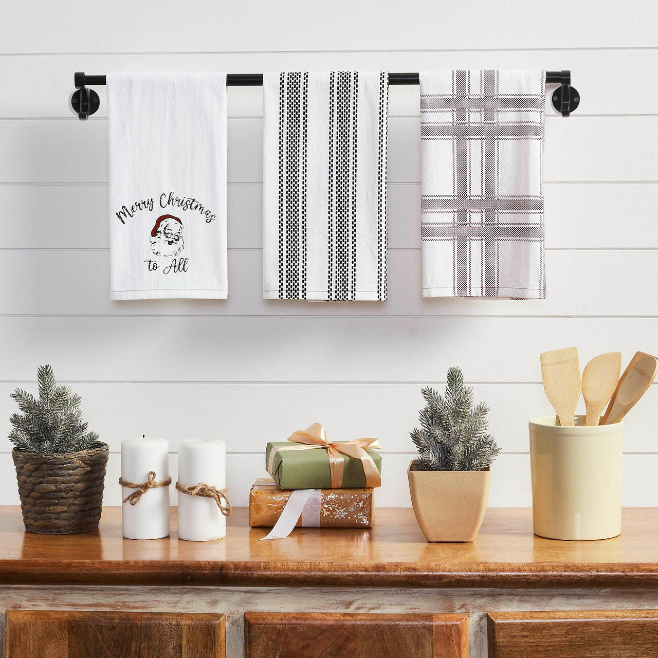 Annie Check Vintage Santa Tea Towel Set of 3 19x28 - The Fox Decor