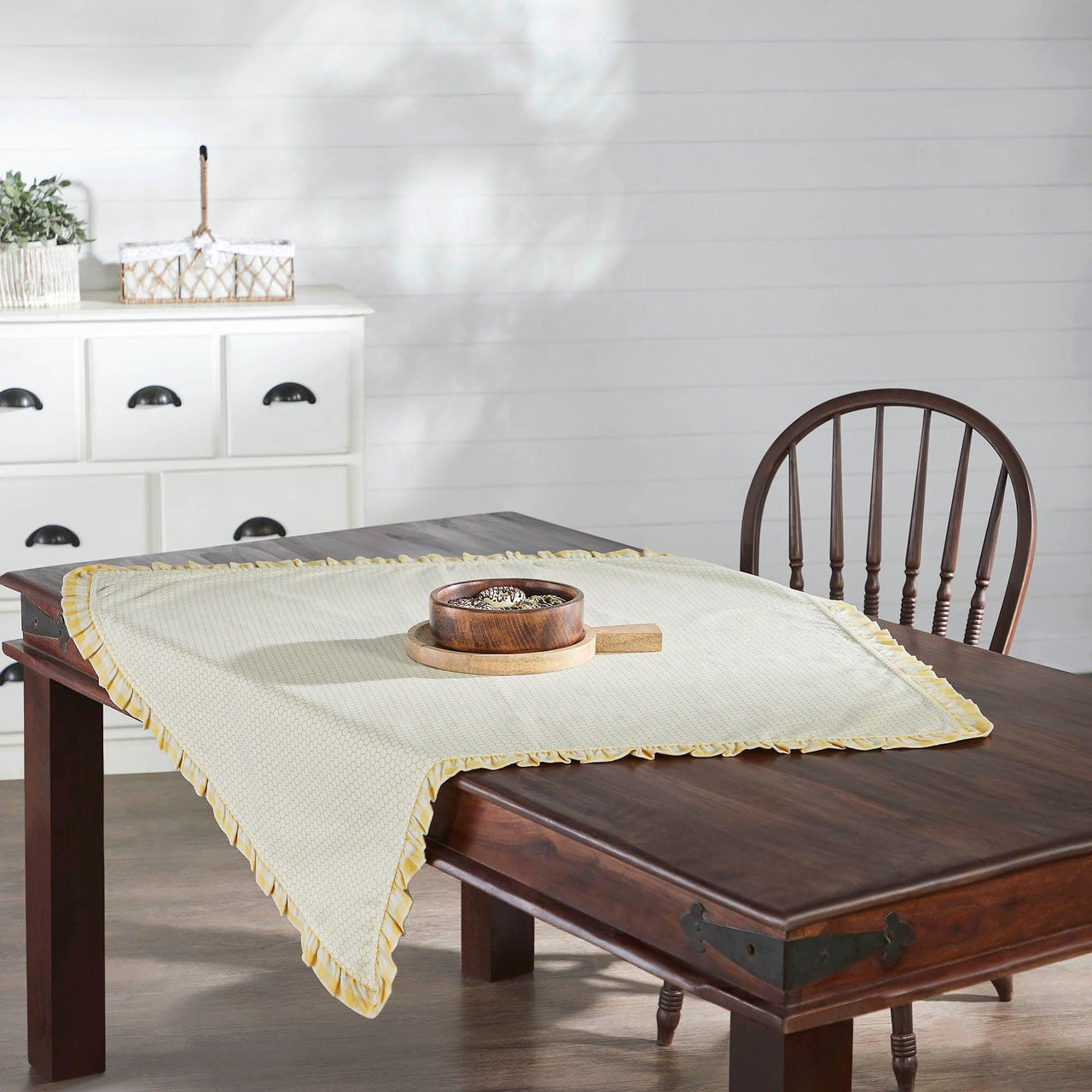 Honeycomb Ruffled Table Topper 40x40 - The Fox Decor