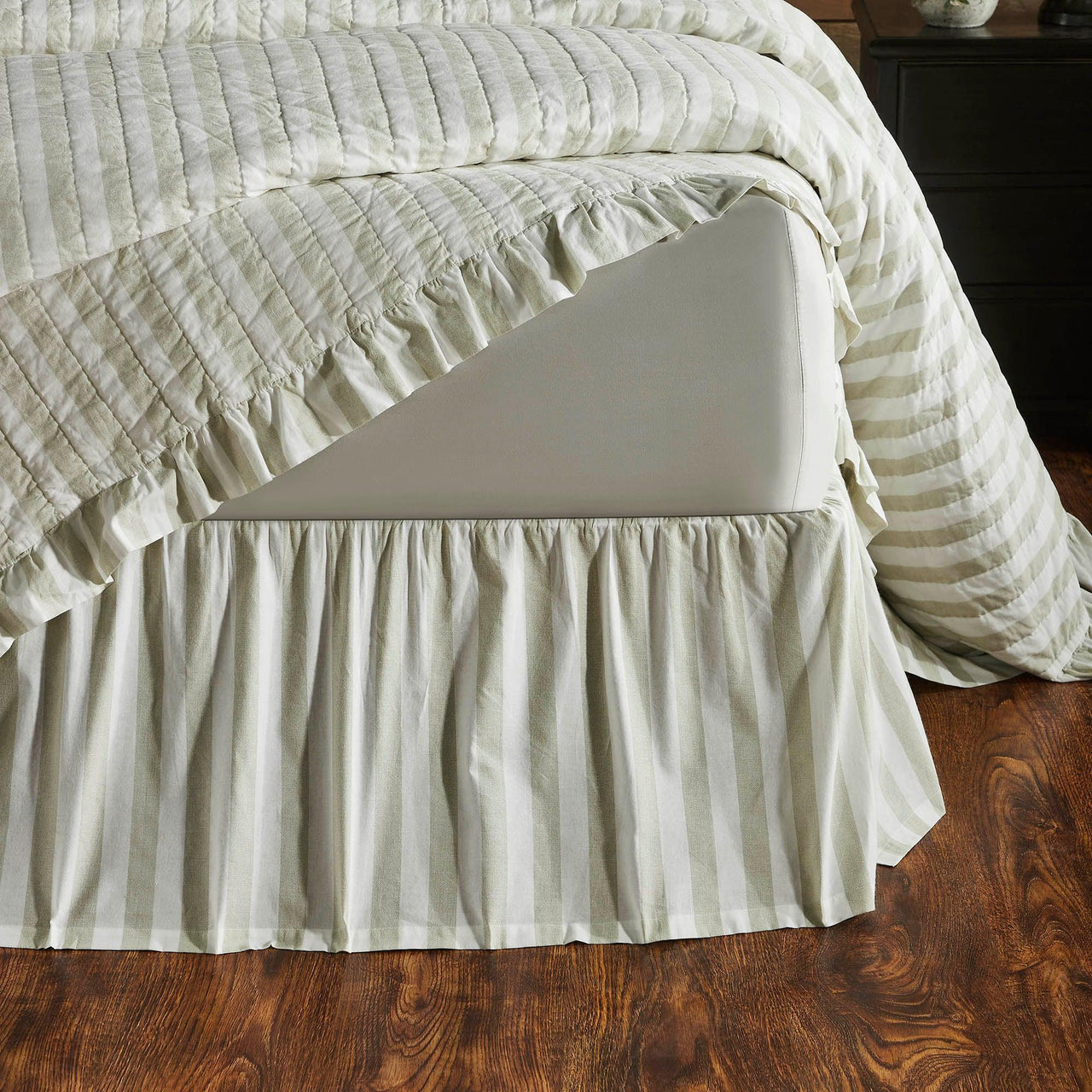 Finders Keepers Ruffled Queen Bed Skirt 60x80x16 - The Fox Decor