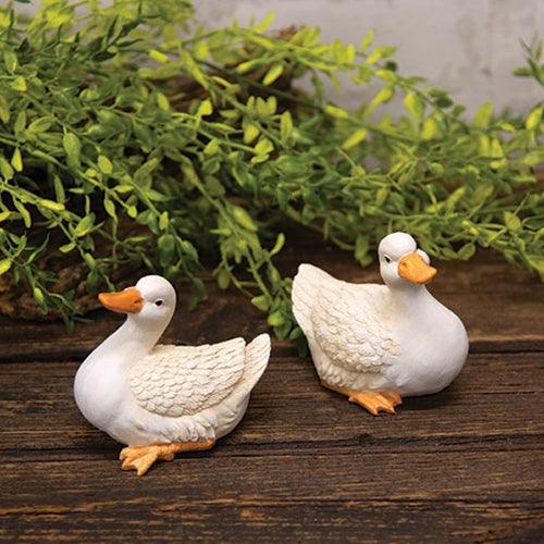 White Resin Duck A - The Fox Decor
