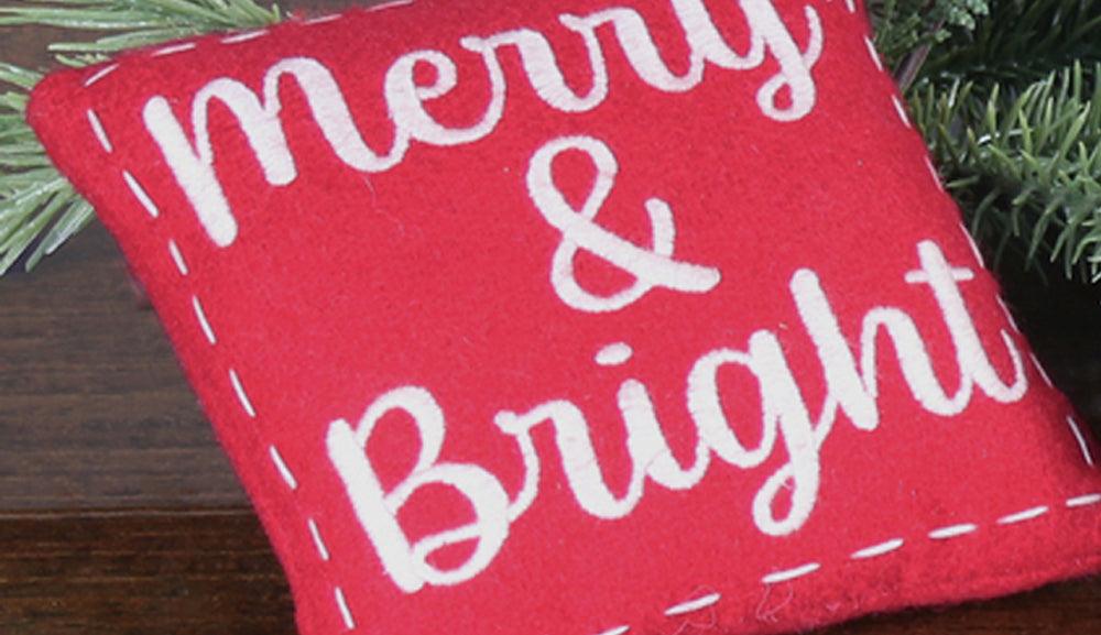 Winter Red, Cream Home Accents FL054011 - The Fox Decor